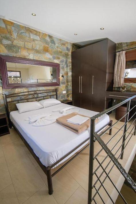Stone Suites Пефкохори Экстерьер фото
